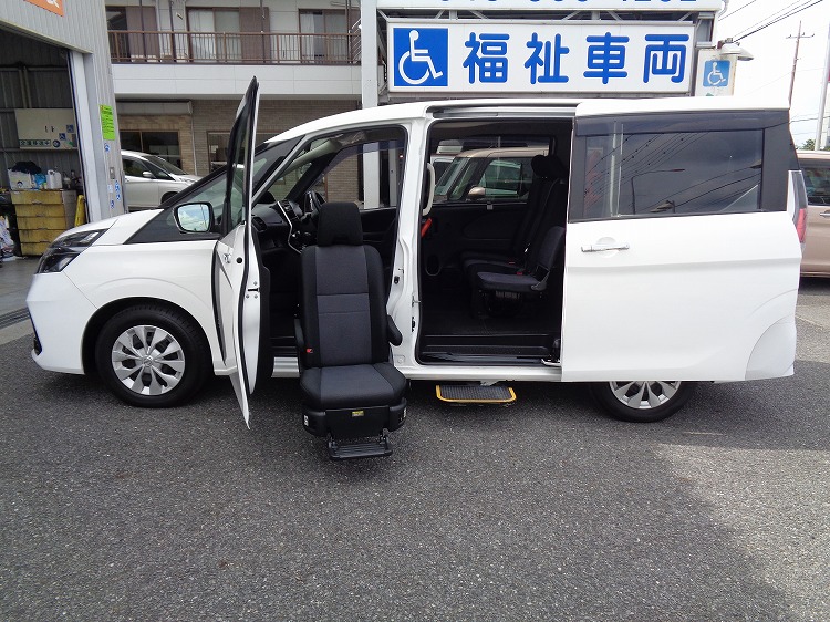 日産セレナの福祉車両