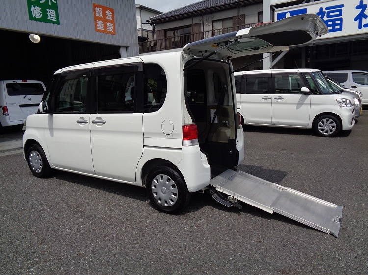 ダイハツタントの福祉車両