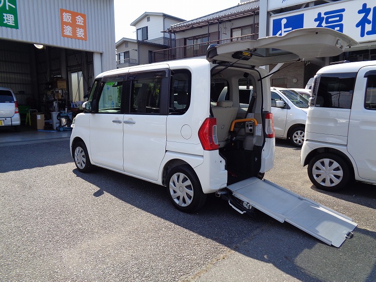 ダイハツタントの福祉車両