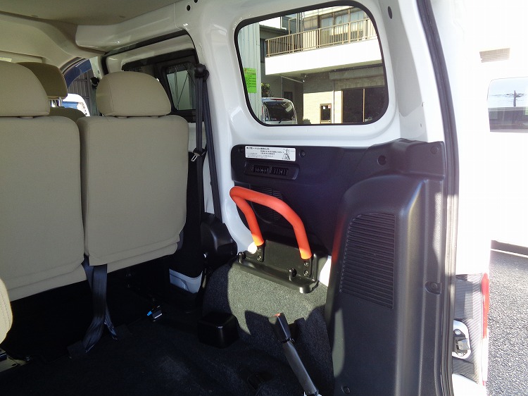 52-NV200バネット