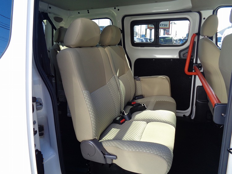 52-NV200バネット