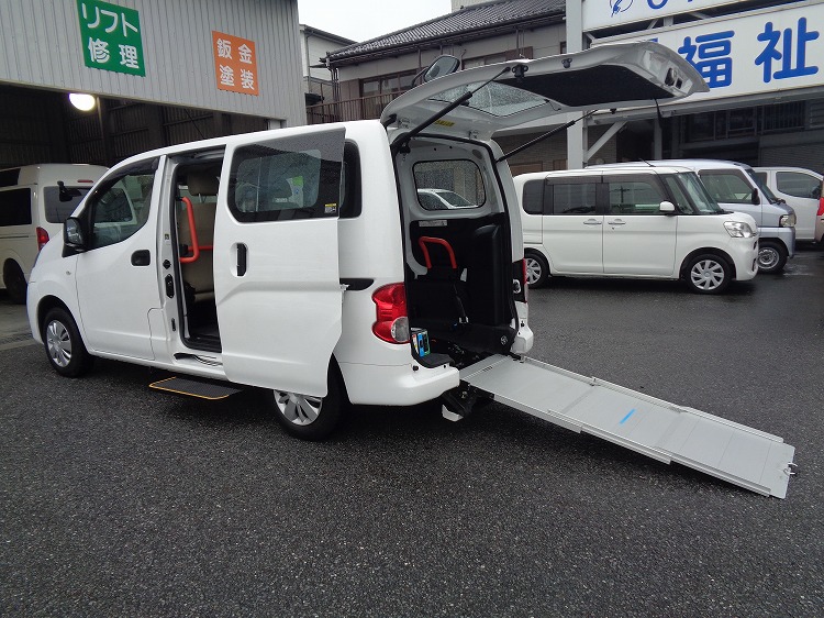 日産NV200バネットの福祉車両