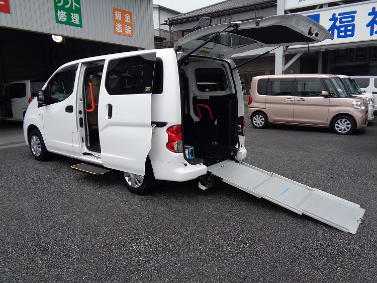 日産NV200バネットの福祉車両
