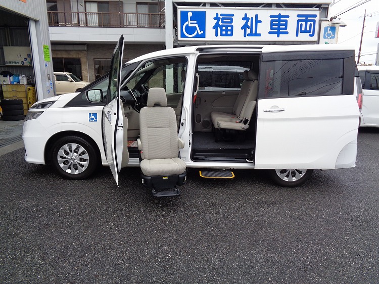 日産 セレナの福祉車両