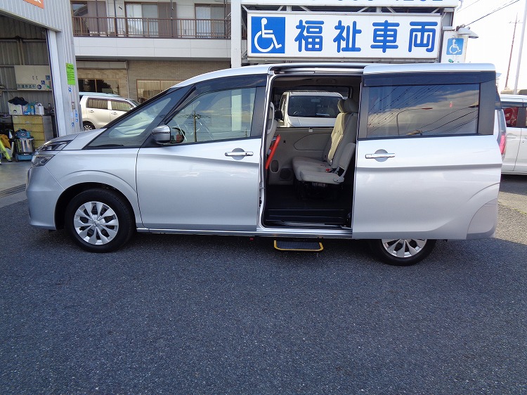 日産セレナの福祉車両