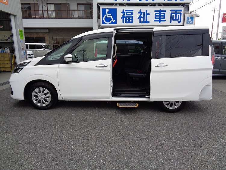 日産セレナの福祉車両