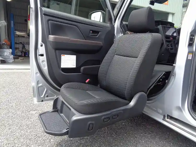 全自動助手席リフトアップの福祉車両