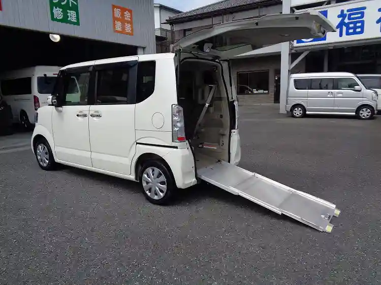 スロープタイプの福祉車両