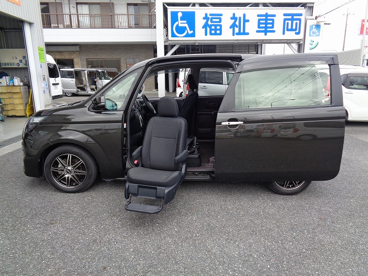 トヨタ スペイドの福祉車両