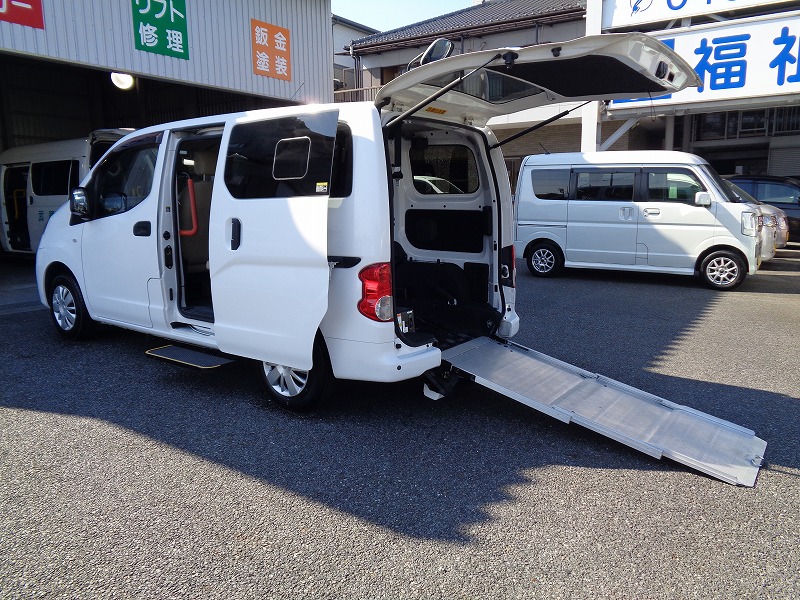 日産NV200バネットの福祉車両